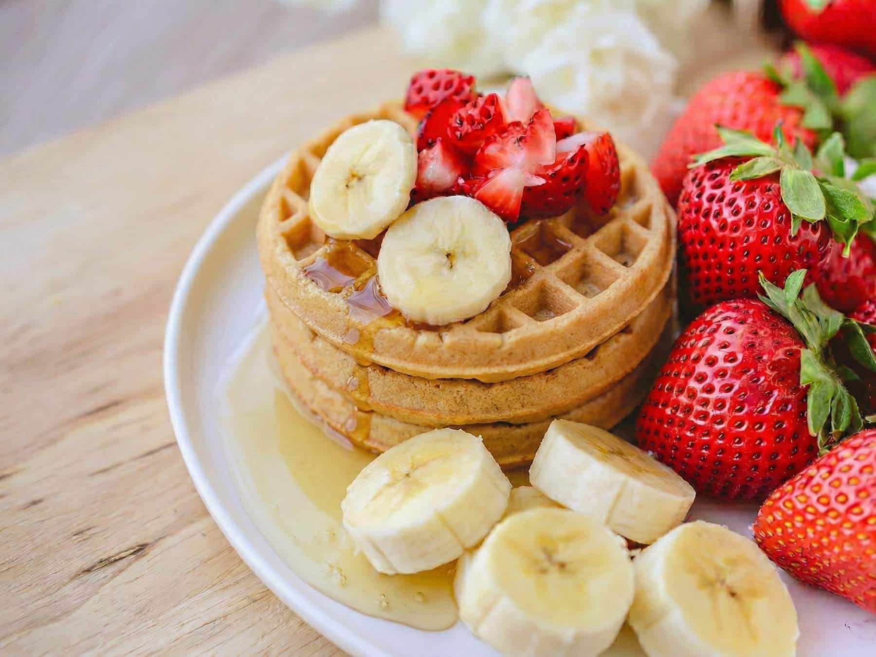 Stack of waffles with fruit — kits and component programs